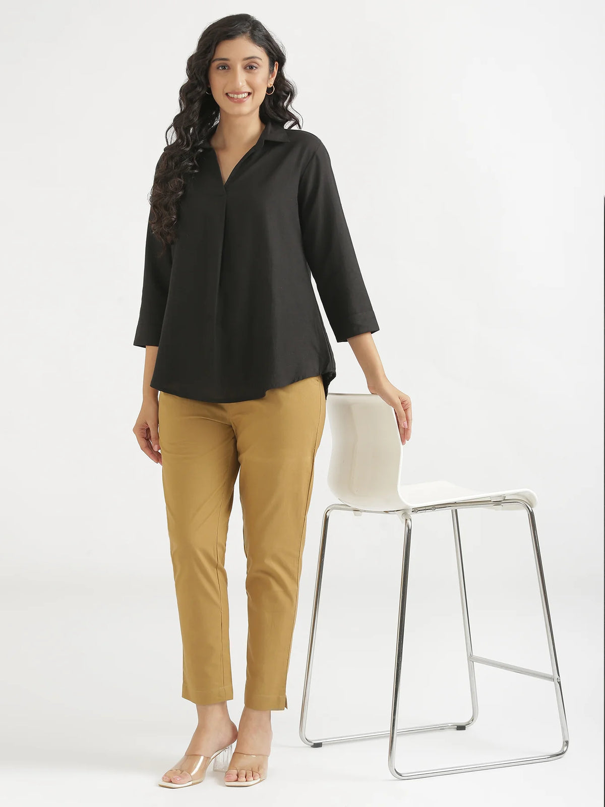 Women Black Flowy Linen Pleated Kurta