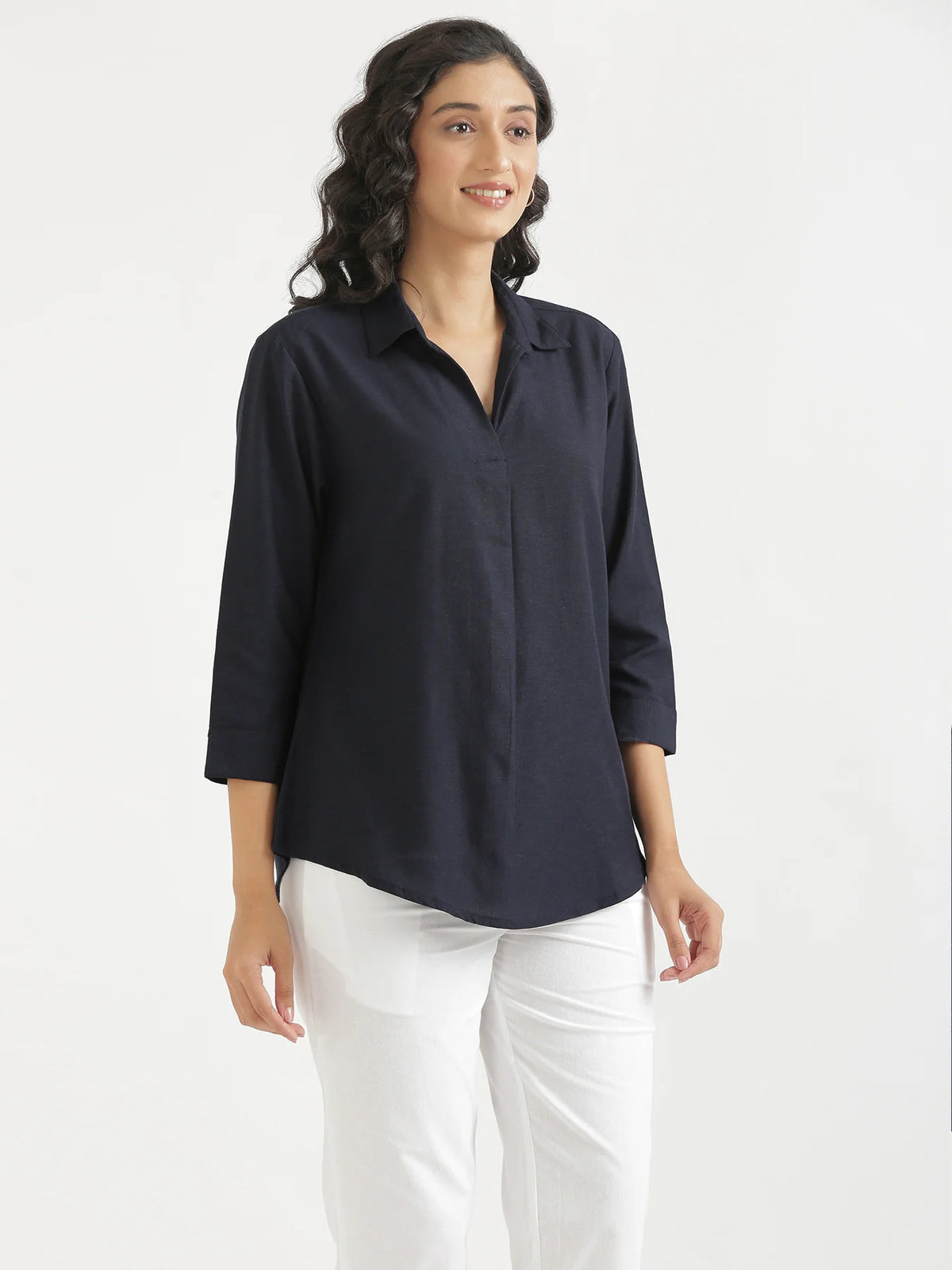 Women Navy Blue Flowy Linen Pleated Kurta