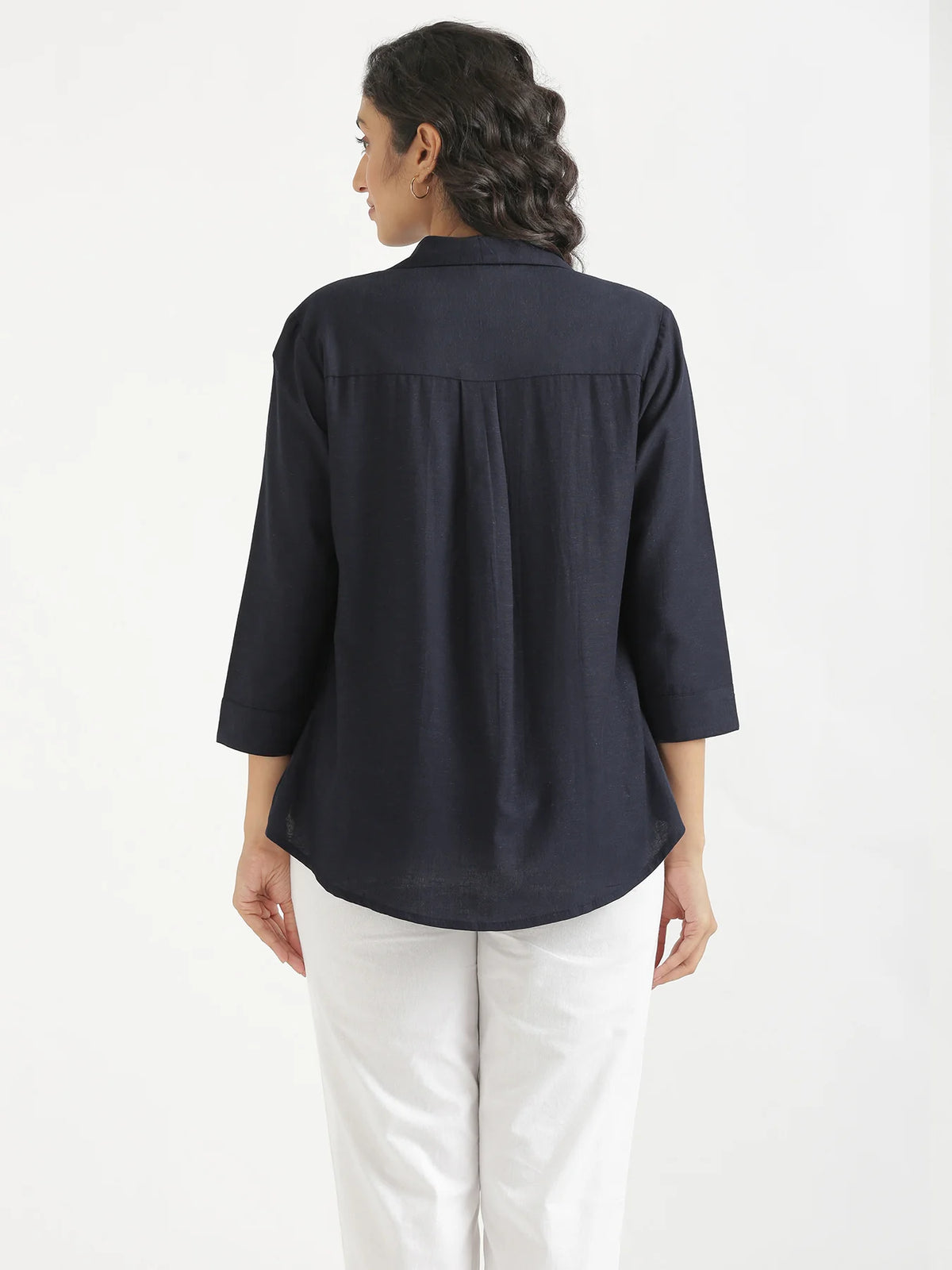 Women Navy Blue Flowy Linen Pleated Kurta