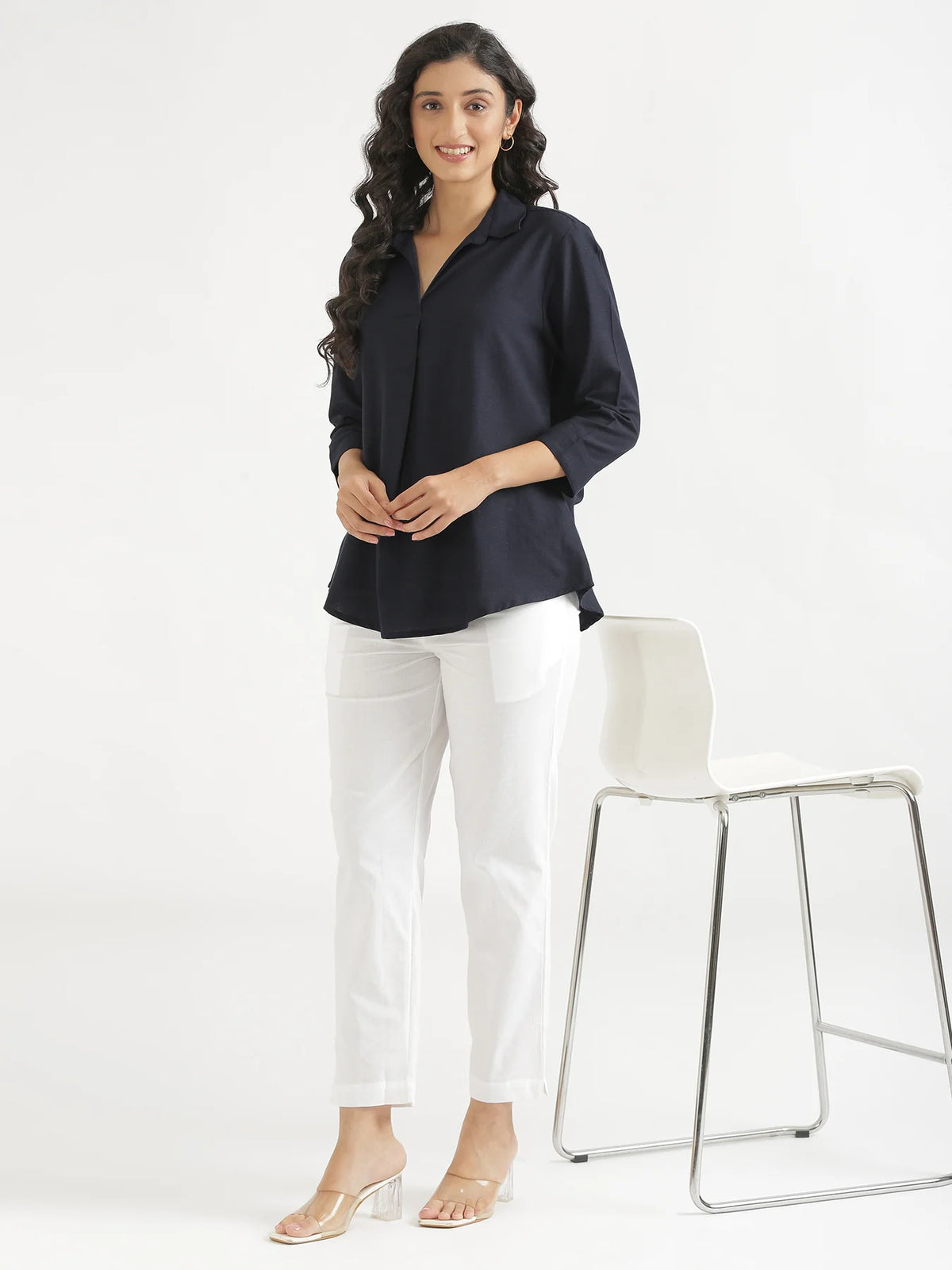 Women Navy Blue Flowy Linen Pleated Kurta
