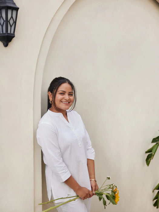 Women Plus Size White Airy Linen Short Kurta