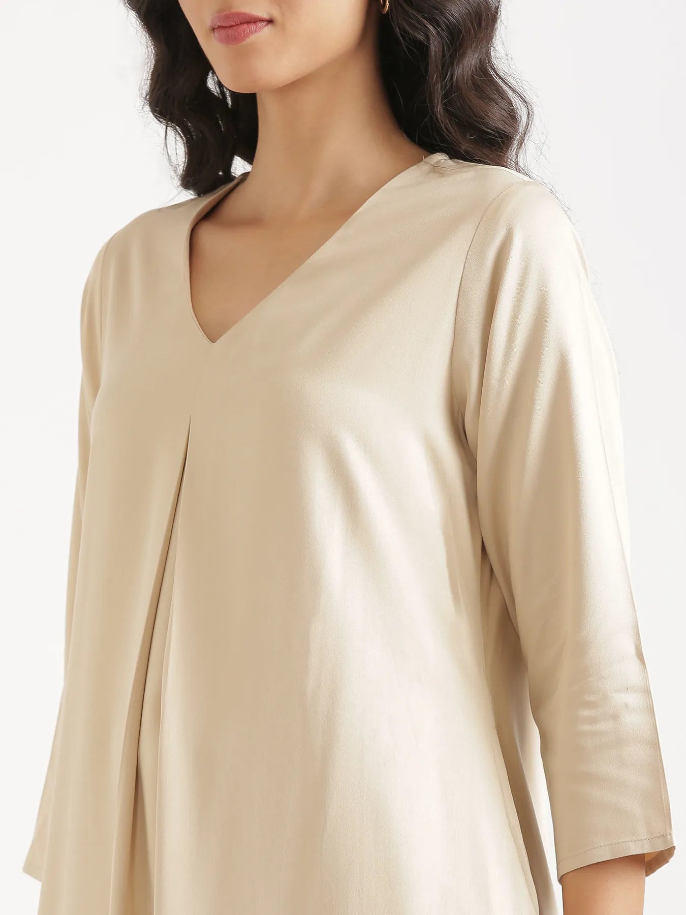 Women Beige Flowy Pleated Kurta