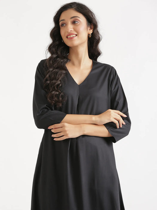 Women Black Flowy Pleated Kurta