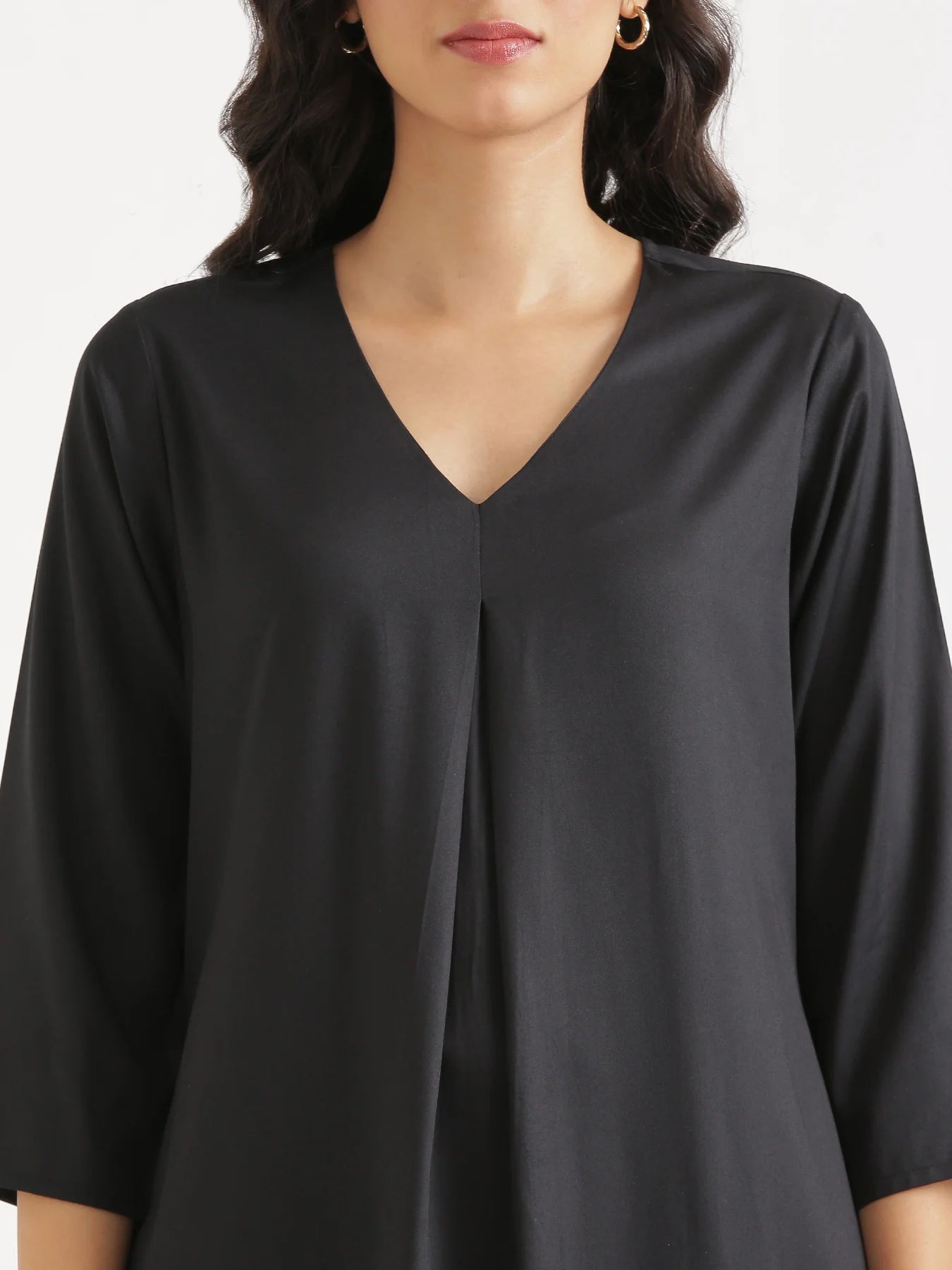 Women Black Flowy Pleated Kurta