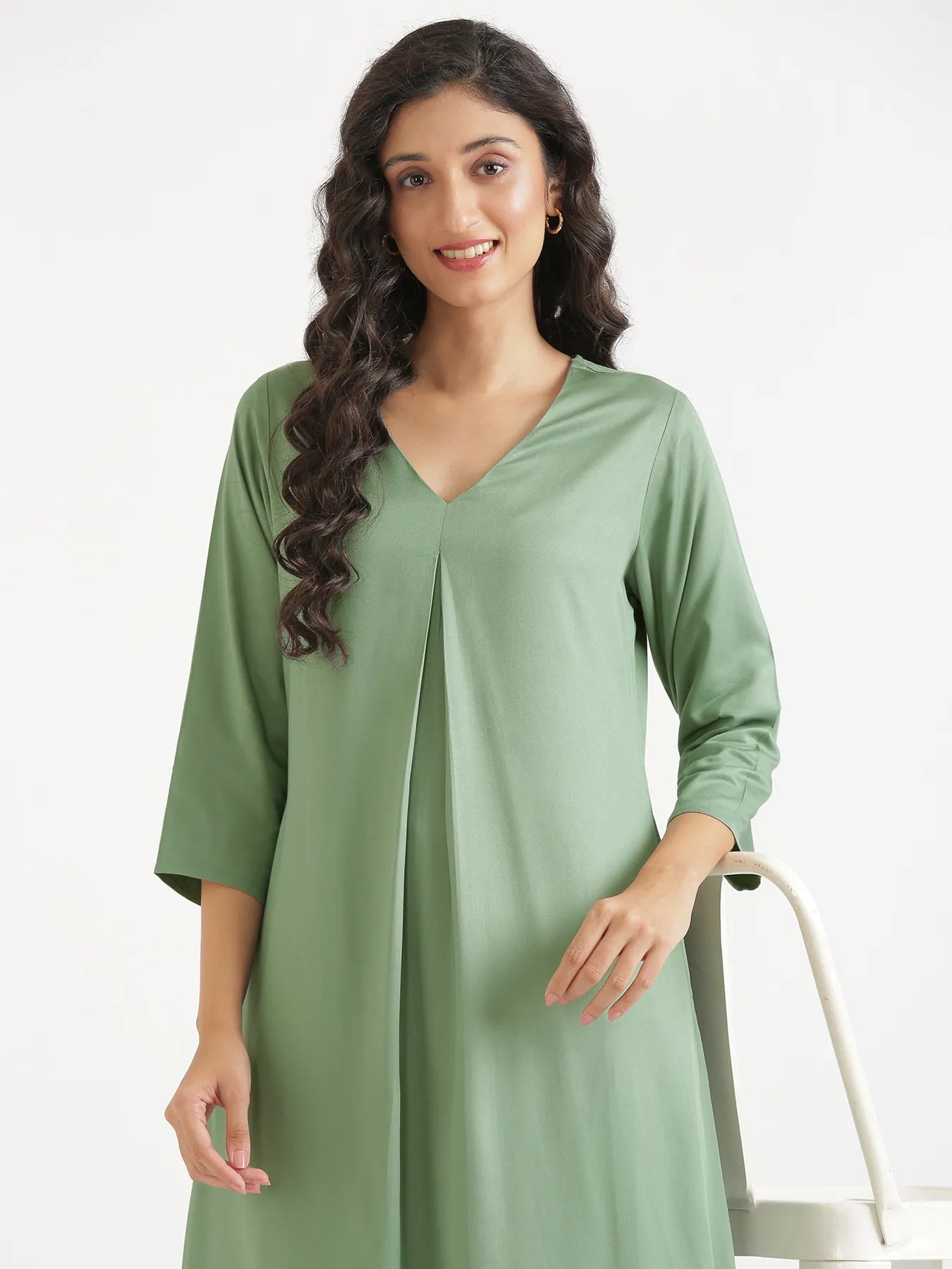 Women Jade Flowy Pleated Kurta