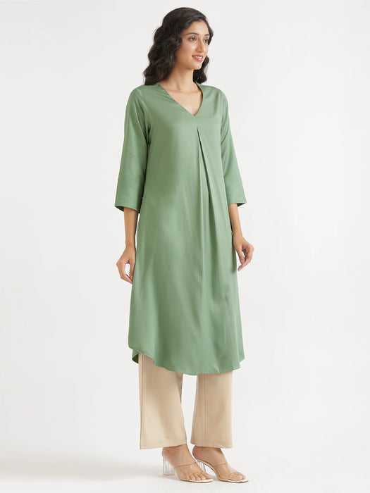 Women Jade Flowy Pleated Kurta
