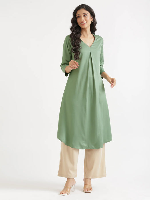 Women Jade Flowy Pleated Kurta