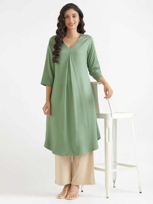 Women Jade Flowy Pleated Kurta