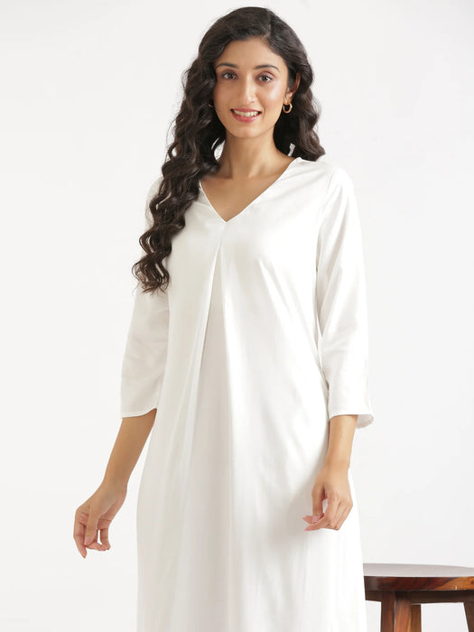 Women White Flowy Pleated Kurta
