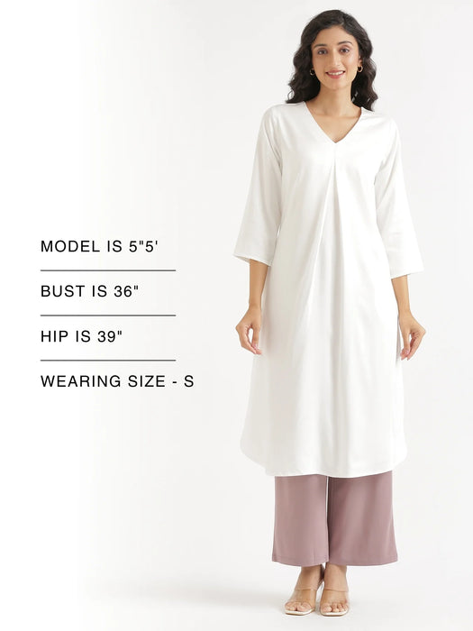 Women White Flowy Pleated Kurta