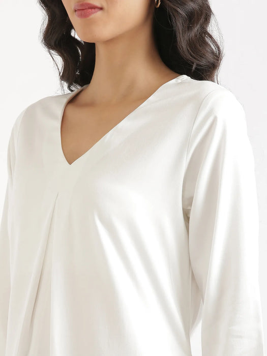 Women White Flowy Pleated Kurta