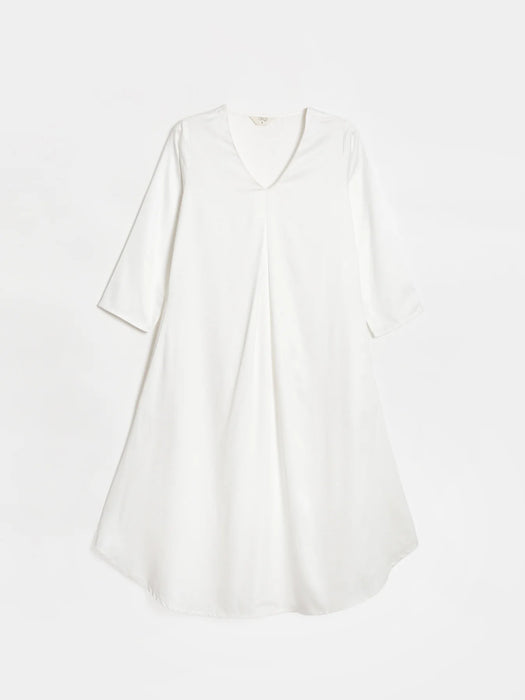 Women White Flowy Pleated Kurta