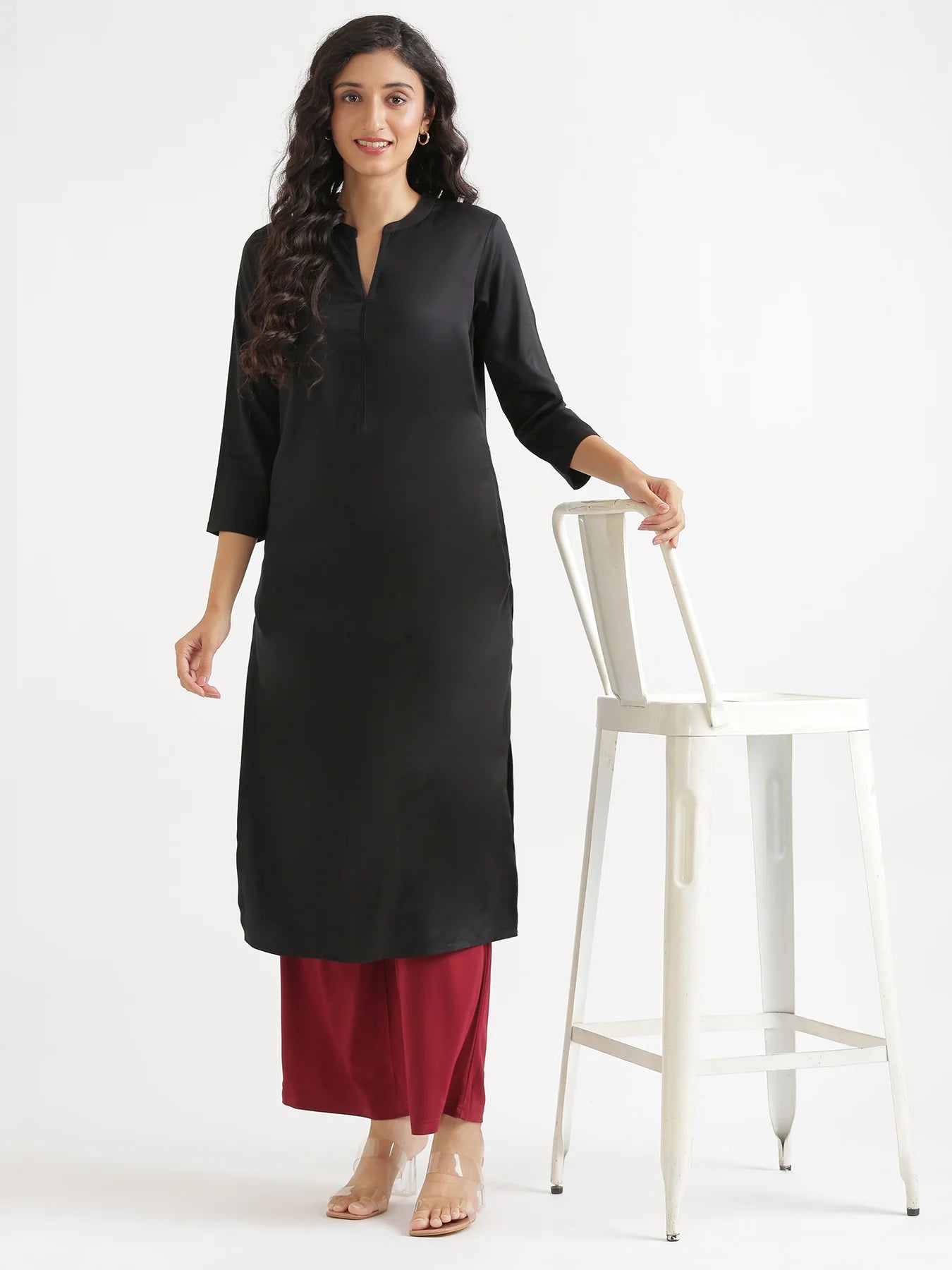 Women Black Flowy Straight Long Kurta