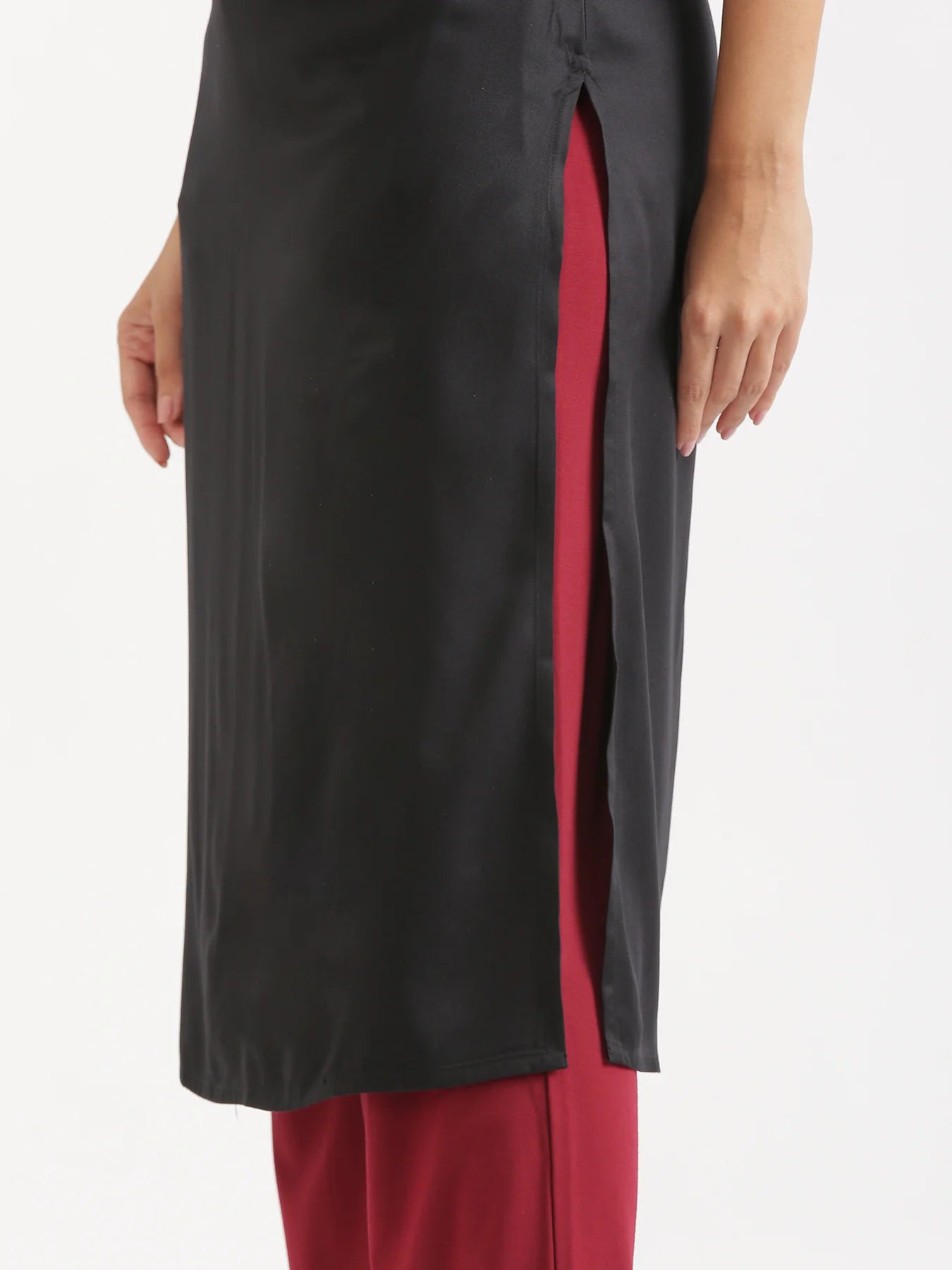 Women Black Flowy Straight Long Kurta