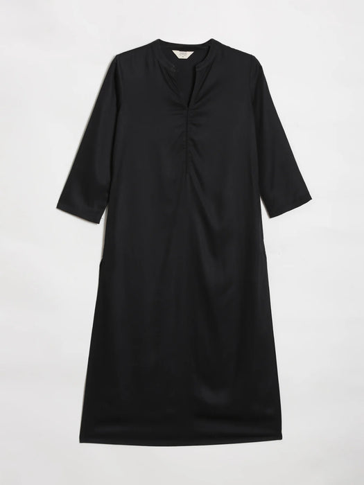 Women Black Flowy Straight Long Kurta
