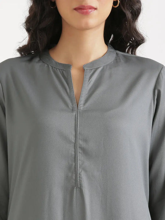 Women Grey Flowy Straight Long Kurta