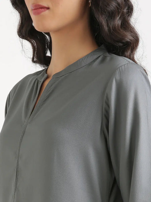 Women Grey Flowy Straight Long Kurta