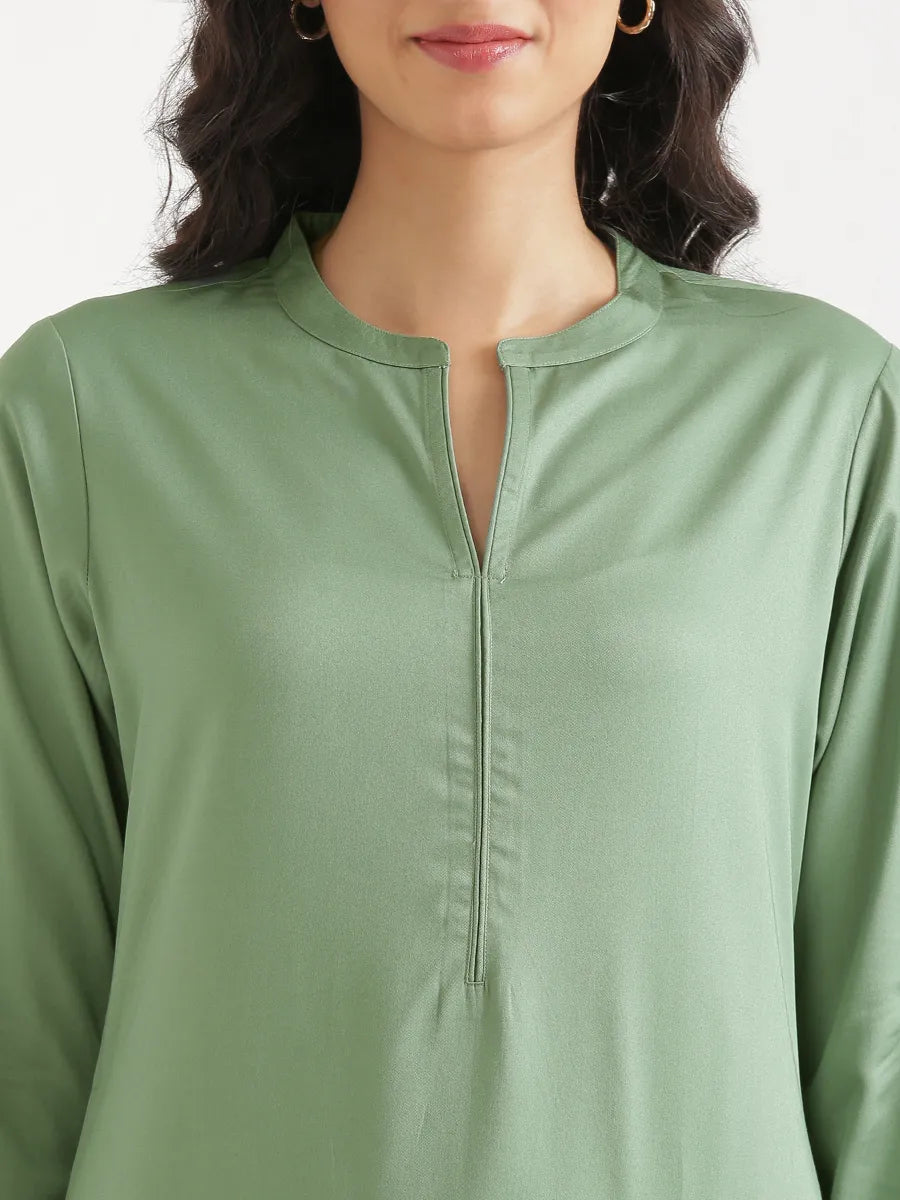 Women Jade Flowy Straight Long Kurta