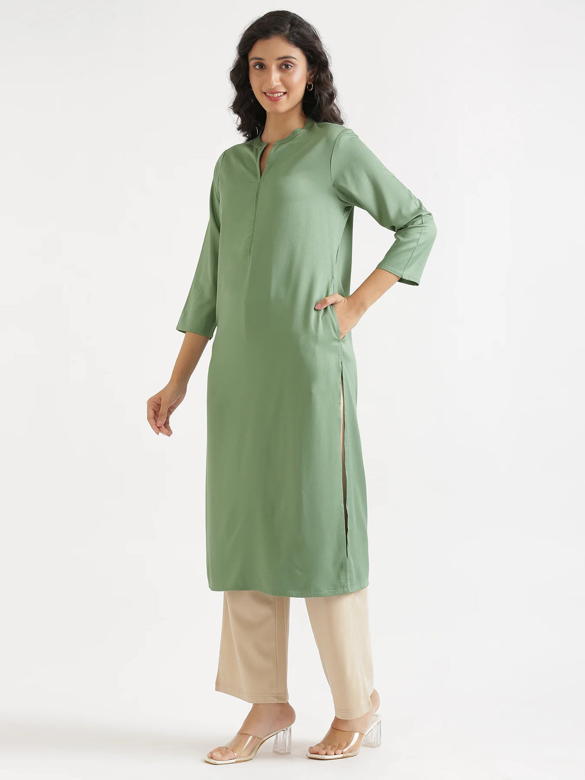Women Jade Flowy Straight Long Kurta