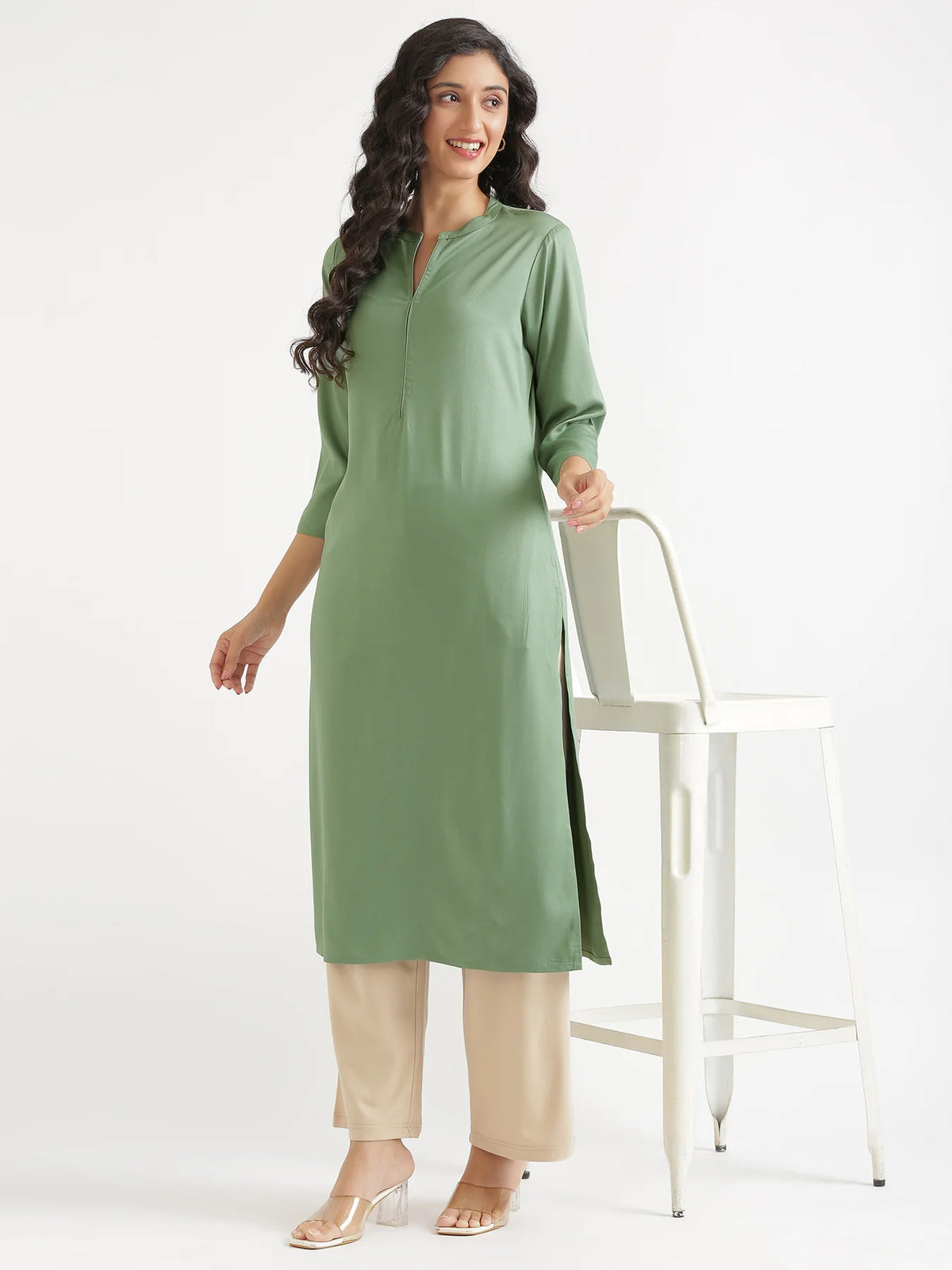 Women Jade Flowy Straight Long Kurta