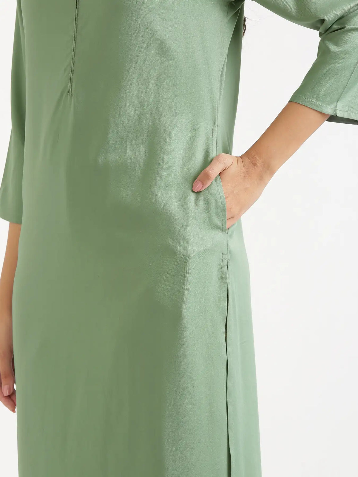 Women Jade Flowy Straight Long Kurta