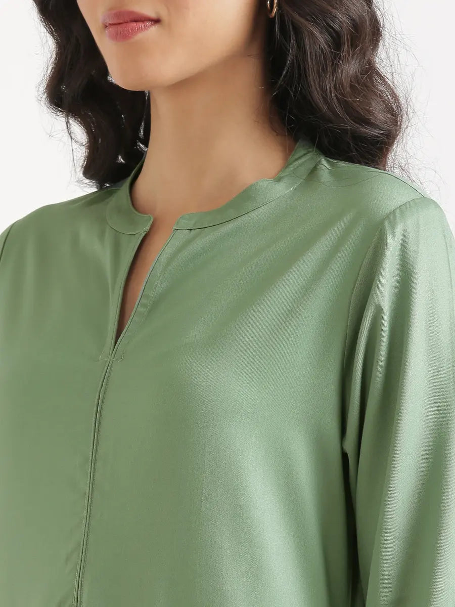 Women Jade Flowy Straight Long Kurta