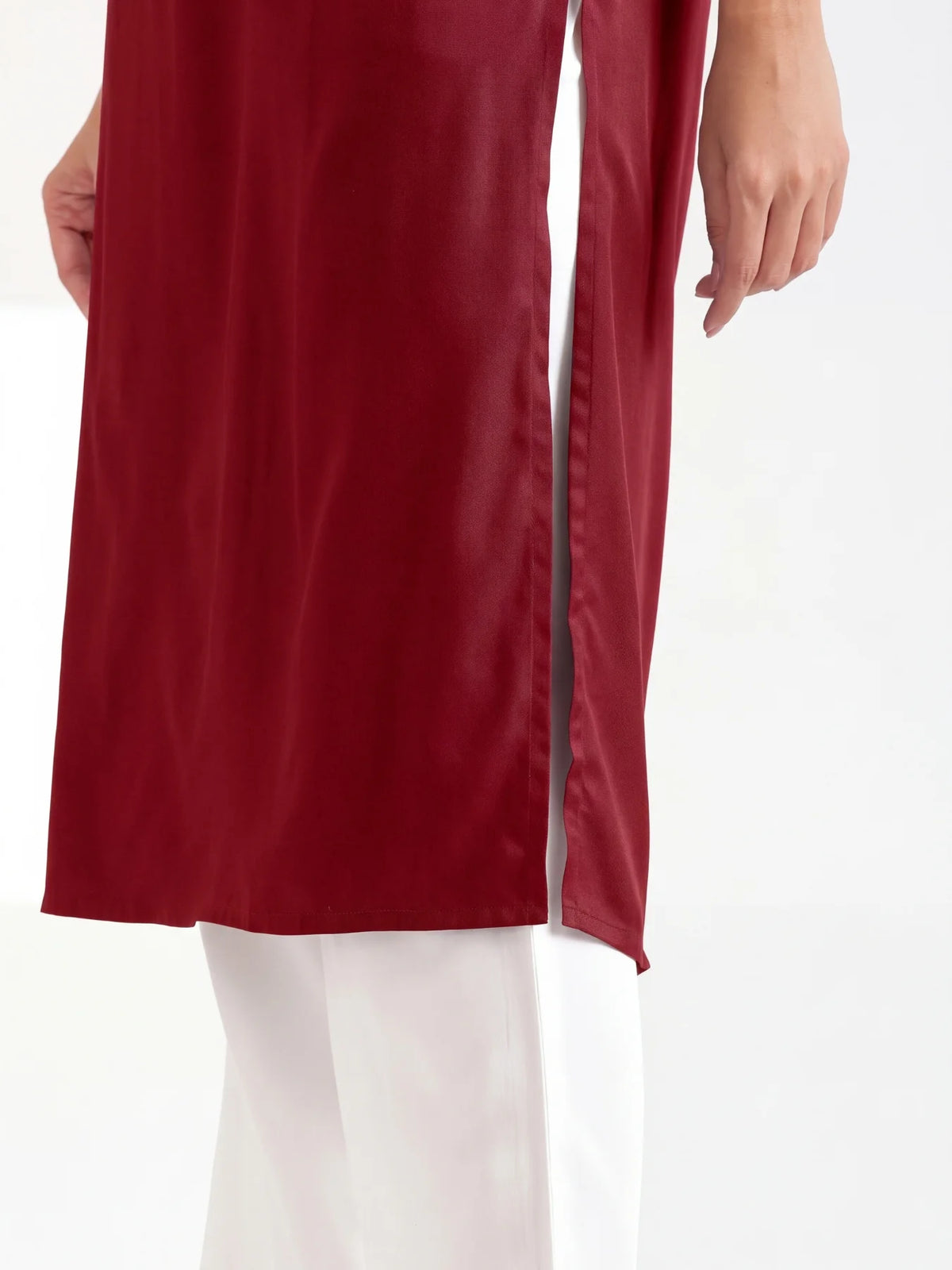 Women Maroon Flowy Straight Long Kurta