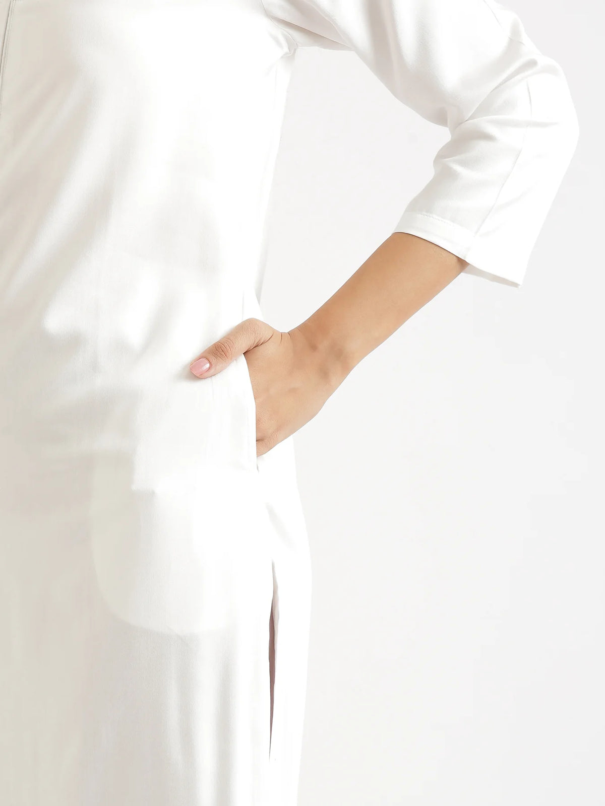 Women White Flowy Straight Long Kurta