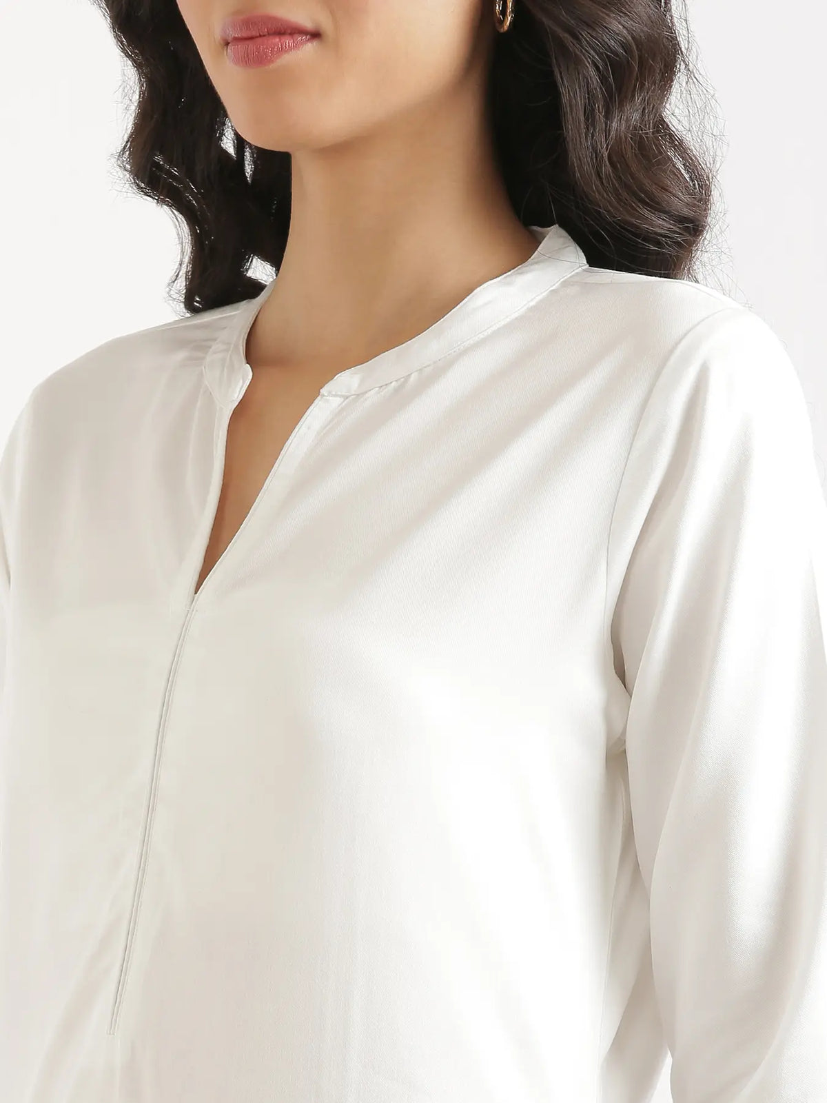 Women White Flowy Straight Long Kurta