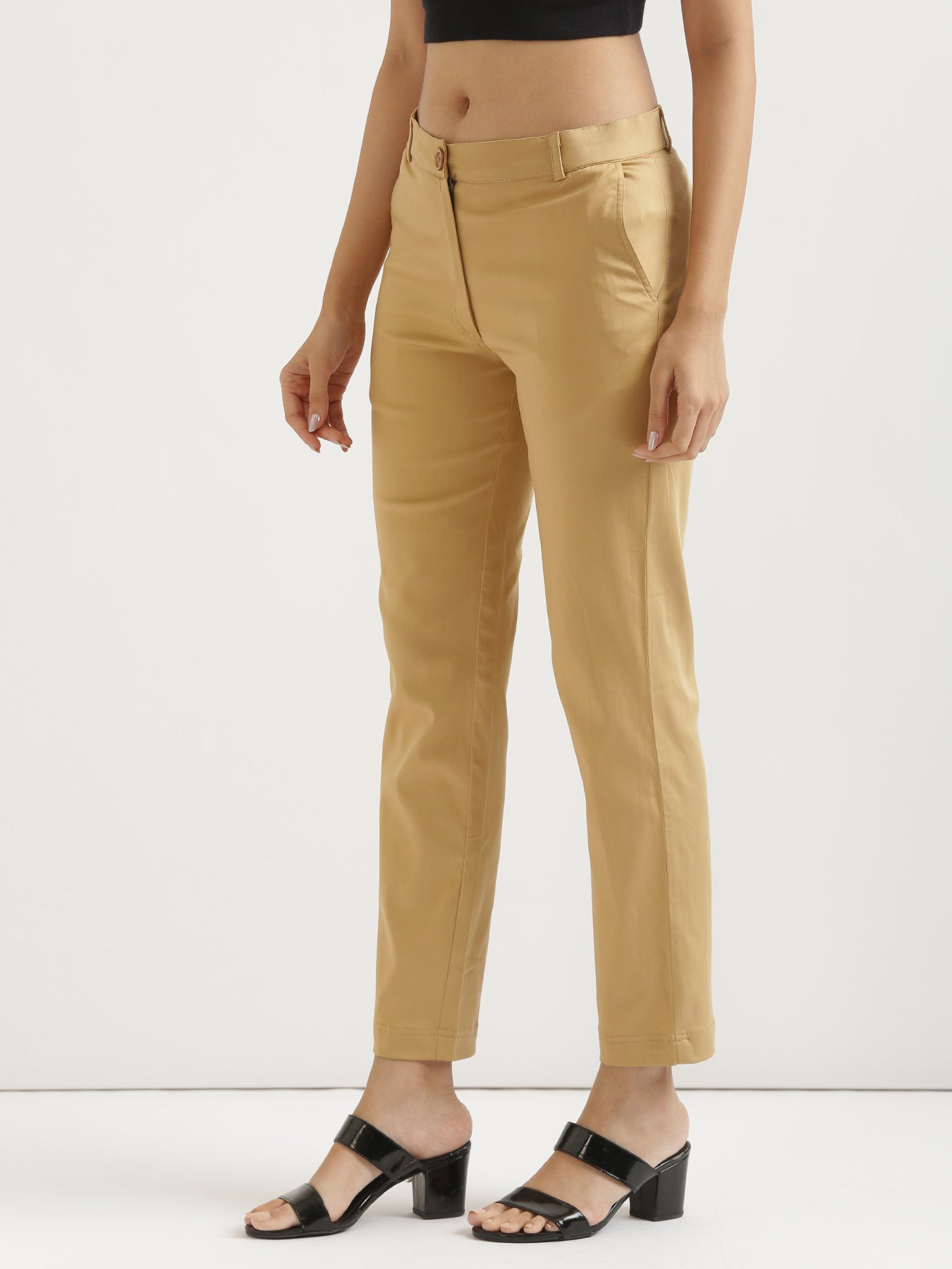 Pin by My Way on C | High waisted pants outfit, Formal pants women, High  waist outfits